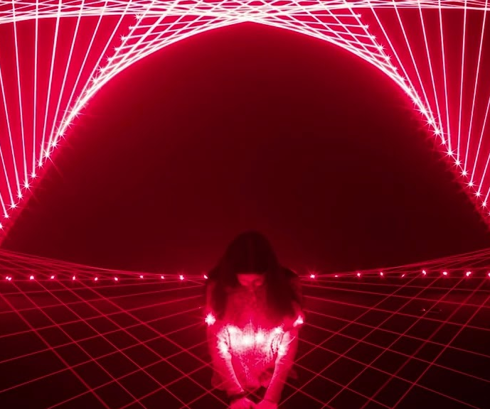 Light/laser painter artist