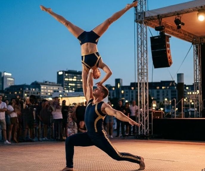 Acrobalance duo