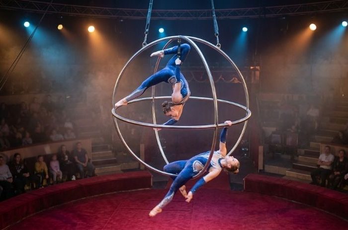 Aerial sphere duet