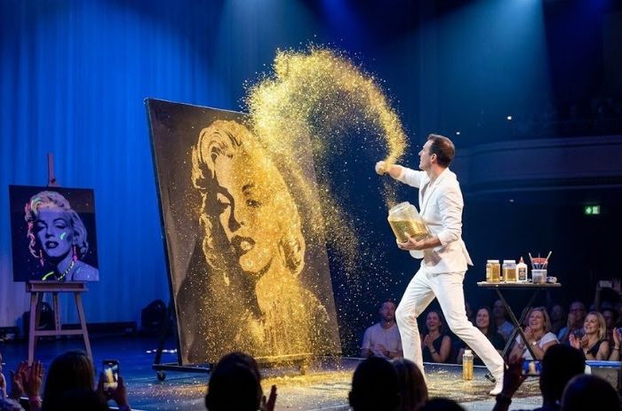 Glitter painter/speed painter artist