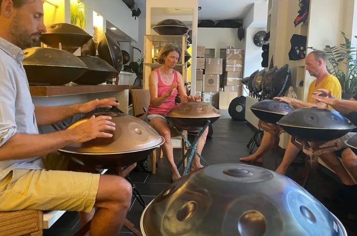 Handpan artist
