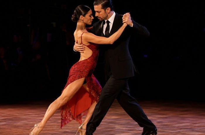 Salsas Tango dancers