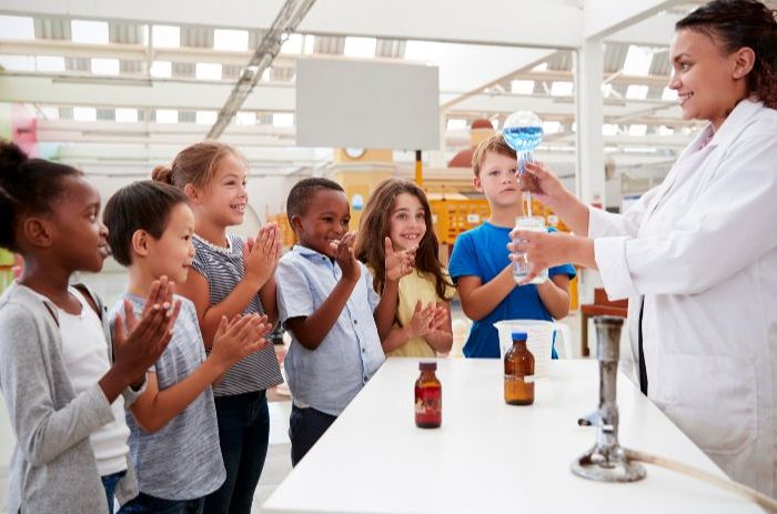 Science experiment show
